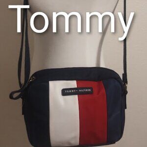 NWOT New Tommy Hilfiger Navy Purse handbag Crossbody Nylon Water resistance Bag